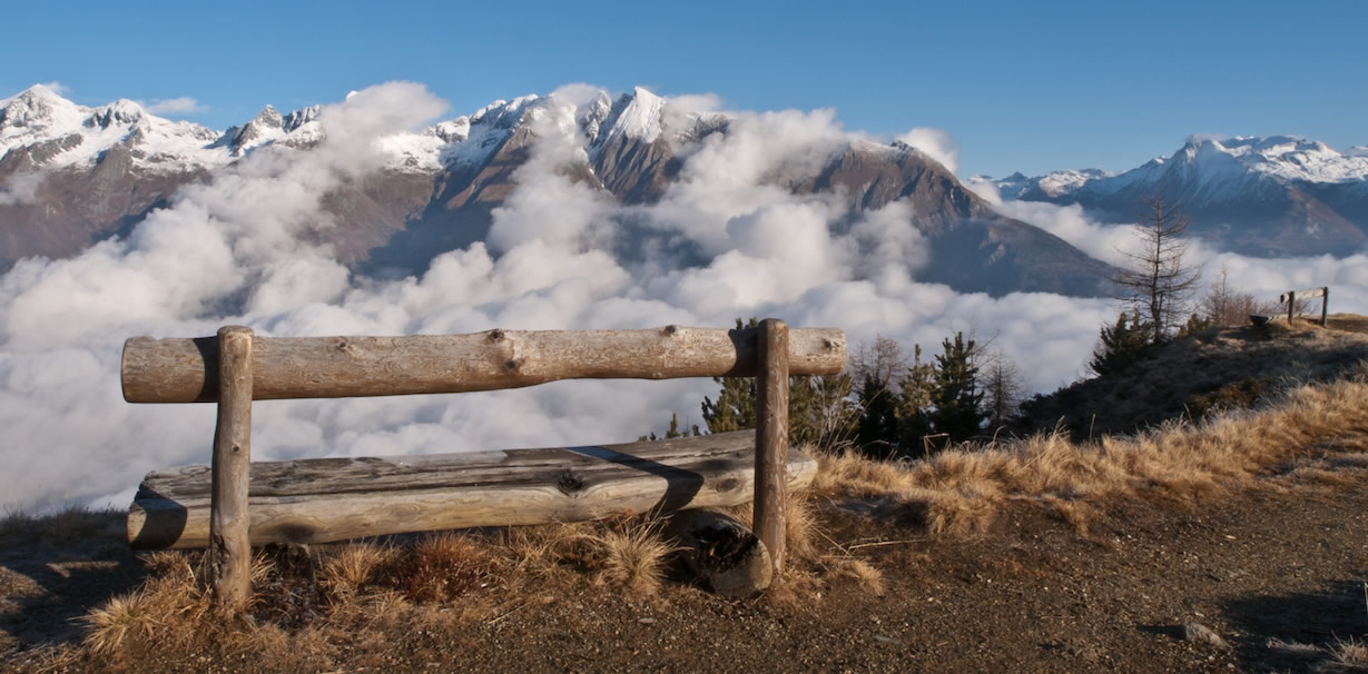 Empty hiking paths in fall. © Naturhotel Outside